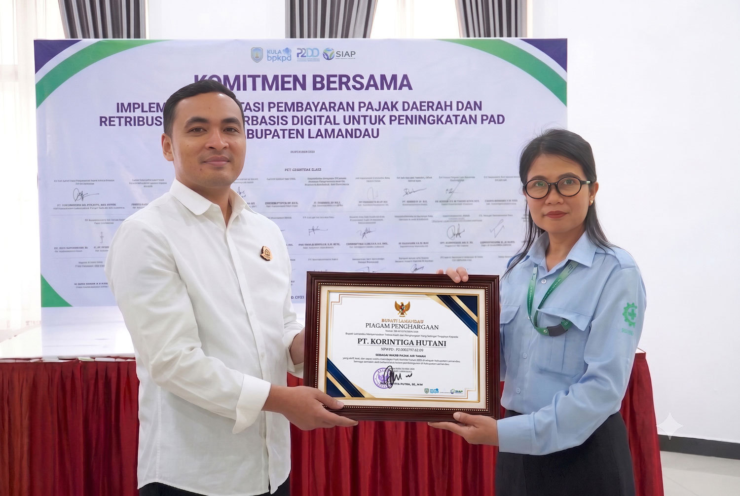 Foto: PT Korintiga Hutani menerima penghargaan dari Pemerintah Kabupaten Lamandau pada 23 Juni 2026 sebagai bentuk apresiasi atas komitmen perusahaan dalam mendukung tata kelola yang baik dan pembangunan daerah