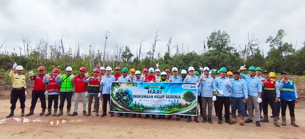 Foto: Melalui kegiatan penanaman pohon, KTH seraya menegaskan perannya sebagai perusahaan hutan tanaman industri yang bertanggung jawab terhadap kelestarian lingkungan dan mitigasi perubahan iklim