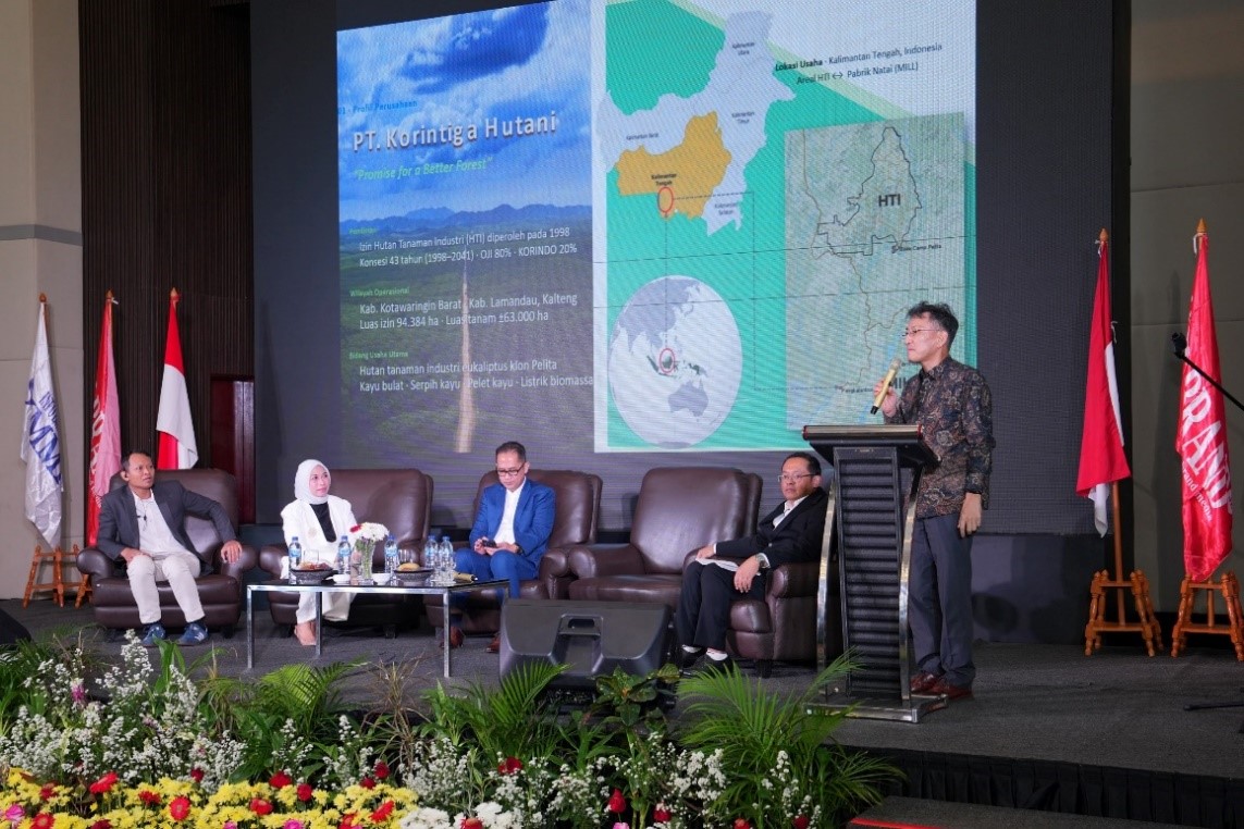 Foto: Direktur PT Korintiga Hutani (KTH), Katsumi Kaneda, saat memaparkan komitmen CSR perusahaan dalam ajang Indonesia Corporate Forum 2026 di Jakarta, Selasa (13/10/2026).